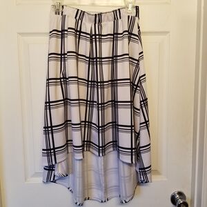 Black & White Plaid High-Low Skirt with Elastic Waistband